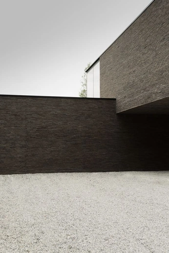 A cover of "black brick" cluster. The owner is virginiaferlaino. The cluster consists of 3 elements.