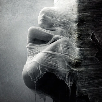 A cover of "Darkness" cluster. The owner is franbonner. The cluster description is "Beuaty in thed dark". The cluster consists of 27 elements.