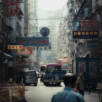 A cover of "Streets" cluster. The owner is riaryyu. The cluster consists of 3 elements.