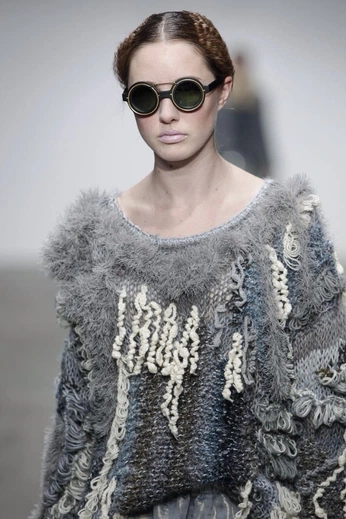 A cover of "Fashion" cluster. The owner is abril.gg. The cluster consists of 256 elements.