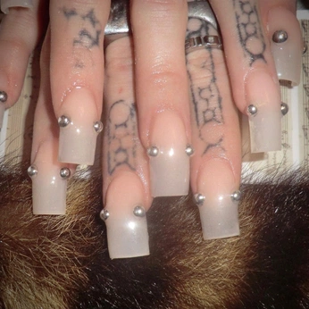 A cover of "nails" cluster. The owner is emsc44. The cluster consists of 261 elements.