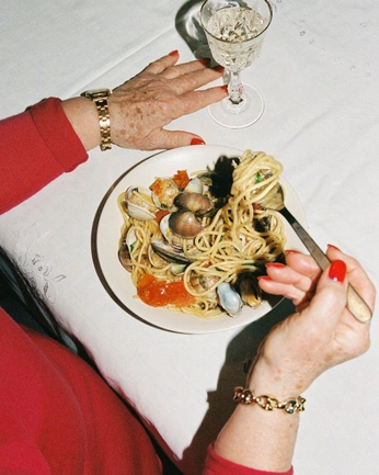 A cover of "MADRID" cluster. The owner is tragica. The cluster consists of 6 elements.