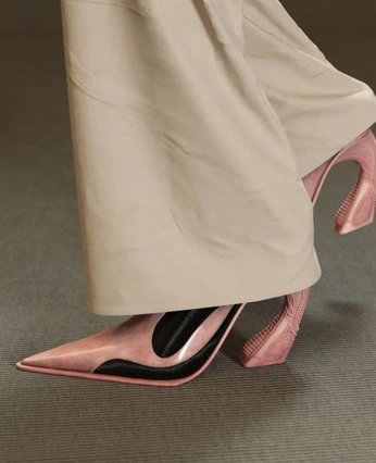 A cover of "Shoes" cluster. The owner is bertabeauty. The cluster consists of 12 elements.