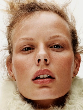 A cover of "Art refrence photos" cluster. The owner is lomasi. The cluster consists of 1 element.