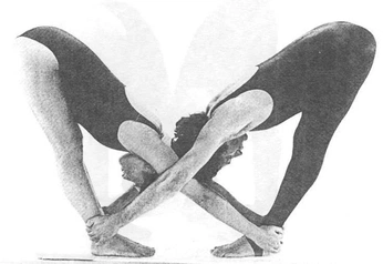 A cover of "black white" cluster. The owner is saiarivera. The cluster consists of 7 elements.