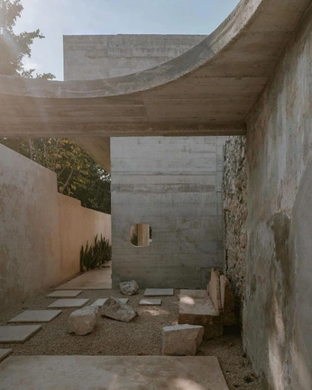 A cover of "arquitecture" cluster. The owner is a.rivera. The cluster consists of 13 elements.