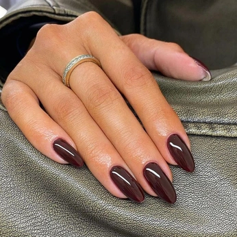 A cover of "nails" cluster. The owner is besa. The cluster consists of 167 elements.