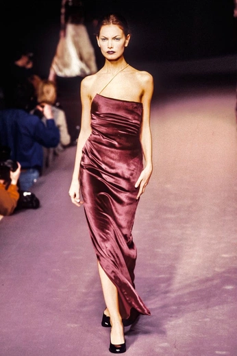 A cover of "looks" cluster. The owner is kvozi. The cluster consists of 2 elements.