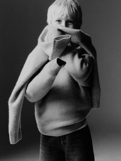 An Instagram carousel post added by frankiessurf on Jan 13, 2025. The author is @zarakids.