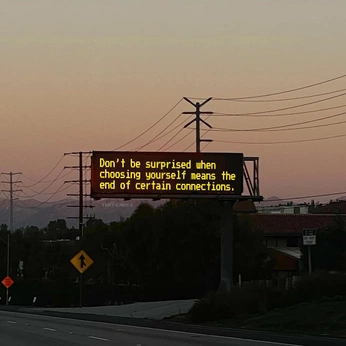 A cover of "billboards" cluster. The owner is aaabbbcccdddeee. The cluster consists of 34 elements.