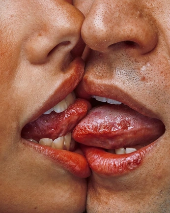 A cover of "love" cluster. The owner is gvozdecbka. The cluster consists of 21 elements.