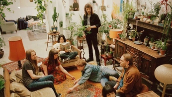 A cover of "The placd to BE" cluster. The owner is annickvibes. The cluster consists of 6 elements.