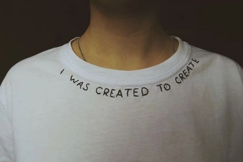 A cover of "Tshirt" cluster. The owner is arielamaroo. The cluster consists of 6 elements.