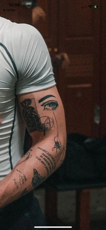 A cover of "Tattoo 💡" cluster. The owner is enriqveriqvelmy. The cluster consists of 3 elements.