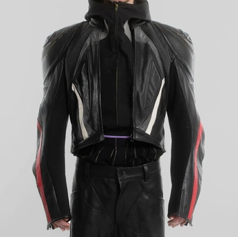 A cover of "Moto" cluster. The owner is joannemurray. The cluster consists of 6 elements.