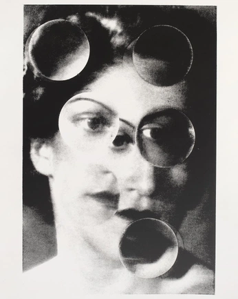 A cover of "TAMARA DE LEMPIKA" cluster. The owner is crisiis. The cluster consists of 25 elements.