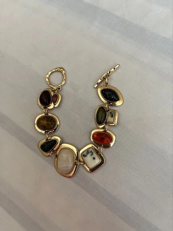 A cover of "luxuring" cluster. The owner is xiiizuritos. The cluster consists of 4 elements.