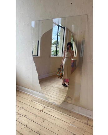 A cover of "mirror" cluster. The owner is allissmi. The cluster consists of 12 elements.