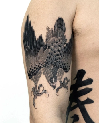 A cover of "Tattoo" cluster. The owner is hippier. The cluster consists of 9 elements.