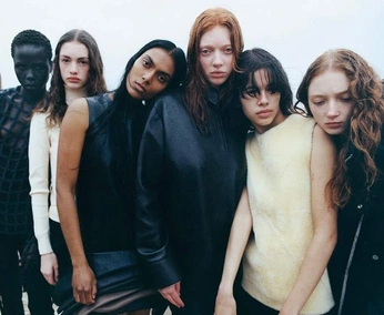 A cover of "Models" cluster. The owner is pilarrr. The cluster consists of 39 elements.