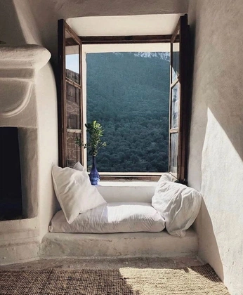 A cover of "November 2024" cluster. The owner is kaceynicholle. The cluster consists of 7 elements.