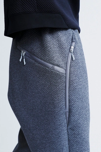 A cover of "Dbach" cluster. The owner is j1h79. The cluster consists of 1 element.