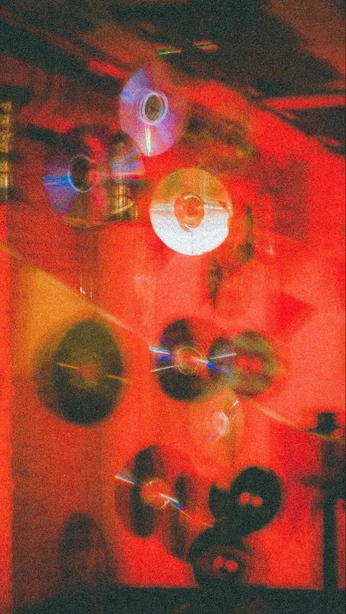 A cover of "walls." cluster. The owner is sixinchsickles. The cluster consists of 6 elements.