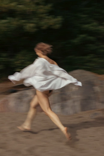 A cover of "movimiento" cluster. The owner is irenelezana. The cluster consists of 16 elements.