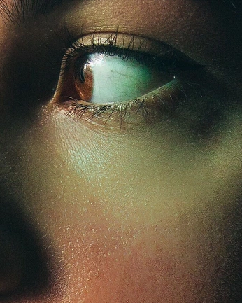 A cover of "Eyes for collage" cluster. The owner is foundmissing. The cluster consists of 11 elements.