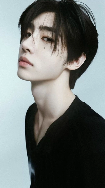 A cover of "kpopppp" cluster. The owner is skzwrldomination. The cluster consists of 7 elements.