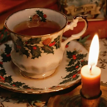 A cover of "🎄 A Dickens of a Dinner" cluster. The owner is shadycohen. The cluster description is "Tall taper candles, wreaths and garland, hot toddies, dustings of snow". The cluster consists of 46 elements.