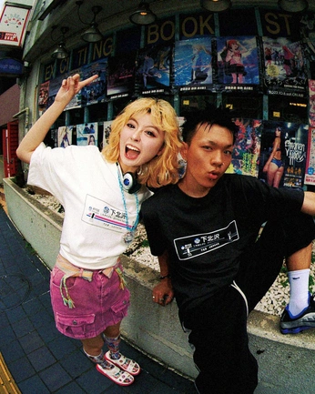 A cover of "90s japan" cluster. The owner is jinxliaminx. The cluster consists of 7 elements.