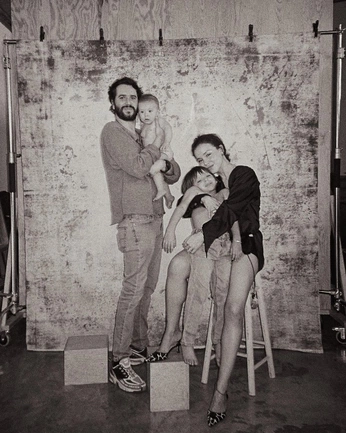 A cover of "maybe" cluster. The owner is hyllaz. The cluster consists of 7 elements.