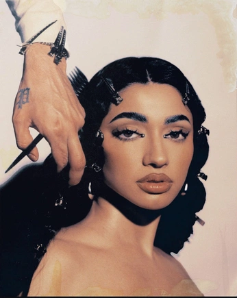 A cover of "Портреты" cluster. The owner is matroskas. The cluster consists of 16 elements.