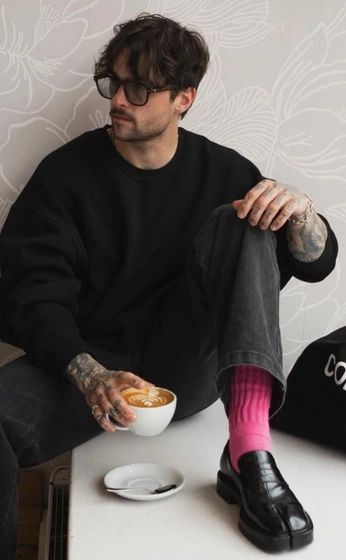 A cover of "Dress ideas" cluster. The owner is vincemdv. The cluster consists of 4 elements.