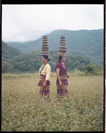 A cover of "Ethnics" cluster. The owner is artpoll. The cluster consists of 11 elements.