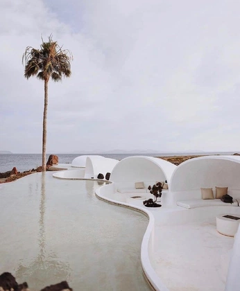 A cover of "Architecture" cluster. The owner is davidperell. The cluster consists of 32 elements.