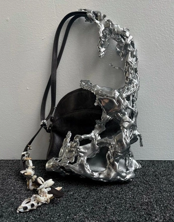 A cover of "Clothes" cluster. The owner is aklos. The cluster consists of 7 elements.