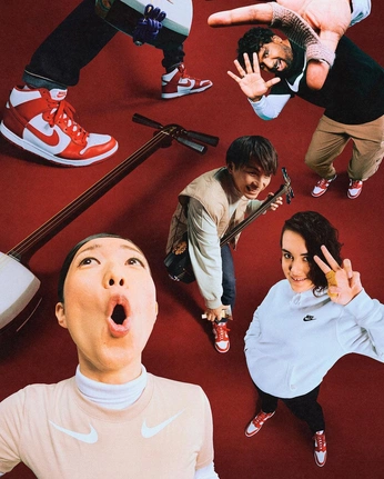 A cover of "Maternity" cluster. The owner is jereek. The cluster consists of 13 elements.