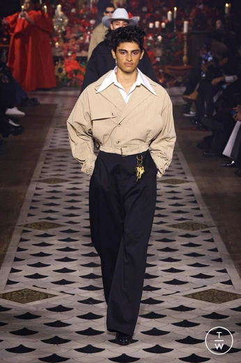 A cover of "Ground era" cluster. The owner is beizah. The cluster consists of 18 elements.