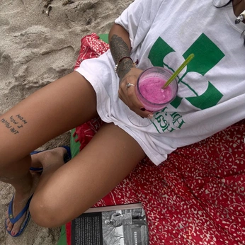 A cover of "Om.jj" cluster. The owner is valentinazr. The cluster consists of 69 elements.