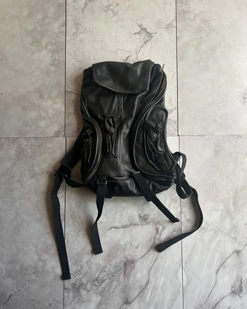 A cover of "FOCKS EDITORIAL" cluster. The owner is creativedept. The cluster consists of 7 elements.