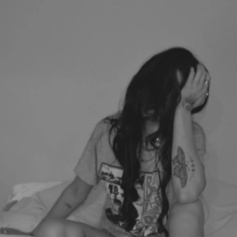 A cover of "B.S kits" cluster. The owner is designbyaureus. The cluster consists of 8 elements.