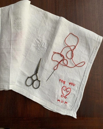 A cover of "Embrodiery" cluster. The owner is biacapeloti. The cluster consists of 9 elements.