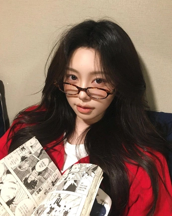 A cover of "Model" cluster. The owner is seoouy. The cluster consists of 21 elements.