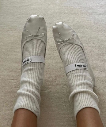 A cover of "shoe-ies" cluster. The owner is nichastro. The cluster consists of 5 elements.