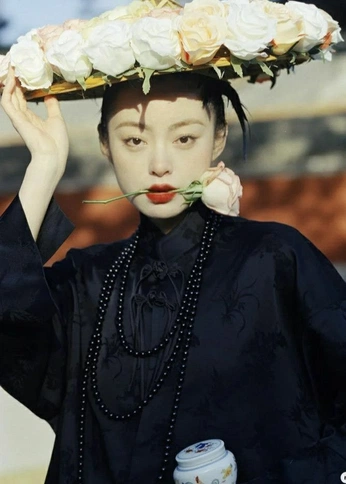 A cover of "China" cluster. The owner is katerin13. The cluster consists of 2 elements.