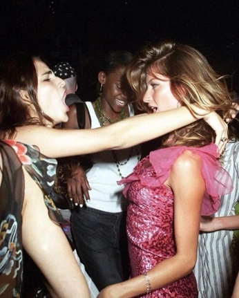 A cover of "365" cluster. The owner is sbllbastos. The cluster consists of 11 elements.