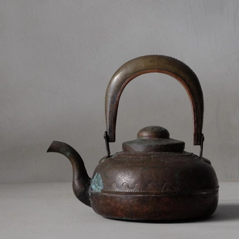 A cover of "keeping an eye" cluster. The owner is oliveras. The cluster description is "wants? maybe....". The cluster consists of 13 elements.