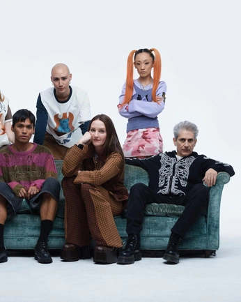 A cover of "VZ" cluster. The owner is sssami. The cluster consists of 67 elements.